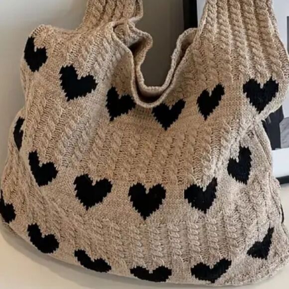 Heart Knit Tote Bag - Picture 2 of 3
